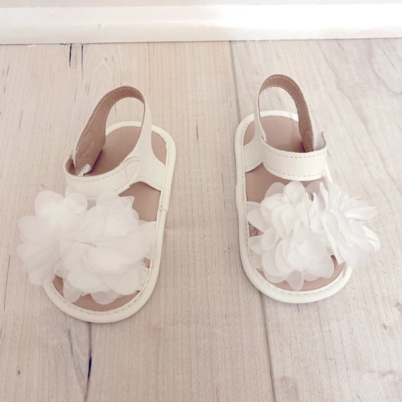 12-18 Month Adorable Baby Flower Girl Set - Picture 7 of 10